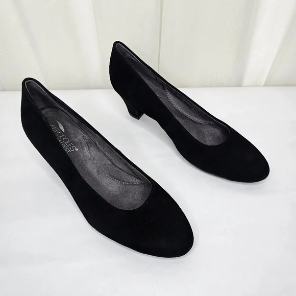 Aerosoles Shore Thing Black Suede Pumps Round Toe Size 7.5 - Picture 1 of 10